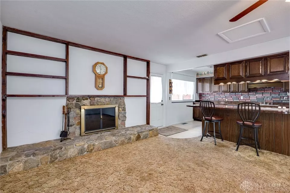 Living - 2328 Acorn Dr, Kettering, OH 45419 photo 1 of 10
