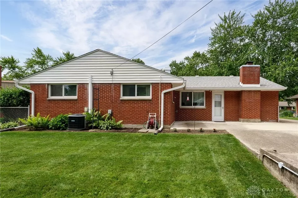 Exterior - 2328 Acorn Dr, Kettering, OH 45419 photo 7 of 9