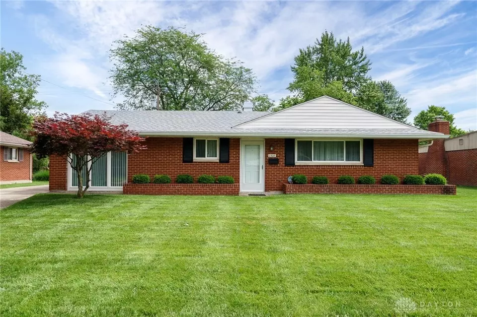 Exterior - 2328 Acorn Dr, Kettering, OH 45419 photo 1 of 9