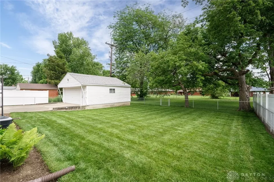 Exterior - 2328 Acorn Dr, Kettering, OH 45419 photo 8 of 9