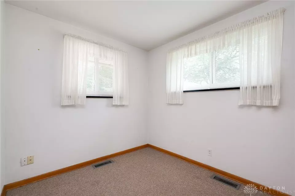 Bedroom - 2328 Acorn Dr, Kettering, OH 45419 photo 4 of 6