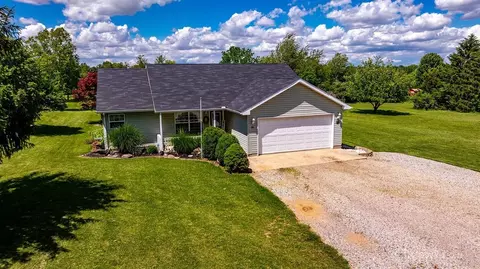 35 Valhalla Dr, Eaton, OH 45320