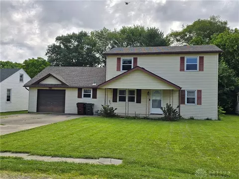 74 Truman Dr, Fairborn, OH 45324