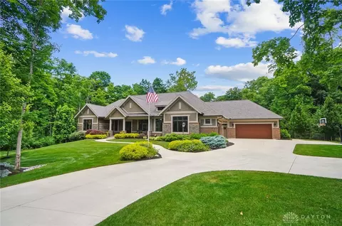 2014 Hickory Knoll Dr, Xenia, OH 45385
