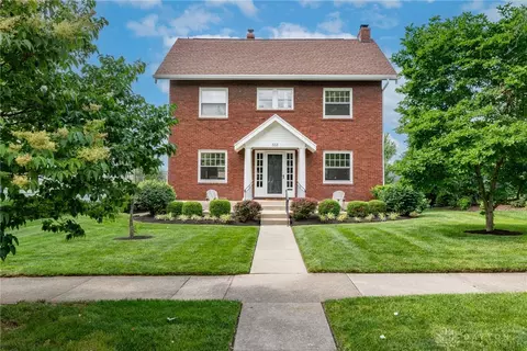 333 Volusia Ave, Oakwood, OH 45409