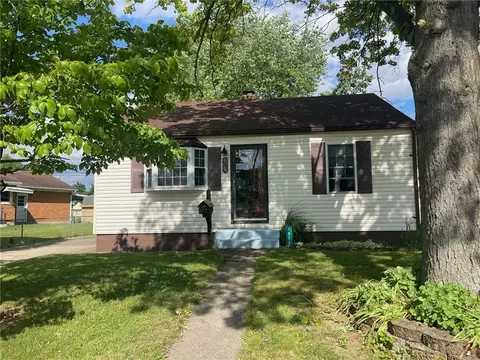 4916 Lauderdale Dr, Moraine, OH 45439
