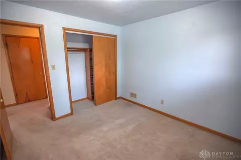 4301 Miriam Dr, Kettering, OH 45429 photo 18