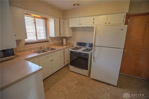 4301 Miriam Dr, Kettering, OH 45429 photo 11