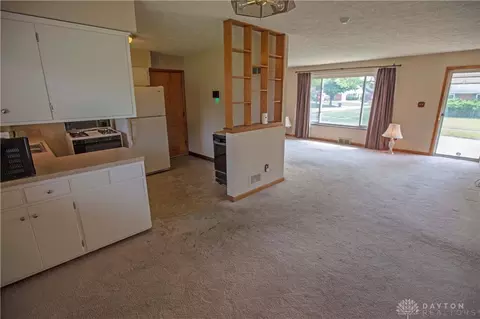 4301 Miriam Dr, Kettering, OH 45429 photo 10