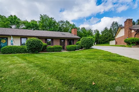 9721 Fairwind Ct, Dayton, OH 45458