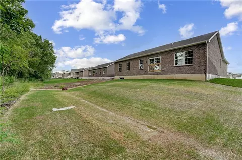 Exterior - 7130 Rivendell Cir, Centerville, OH 45459 photo 5 of 7
