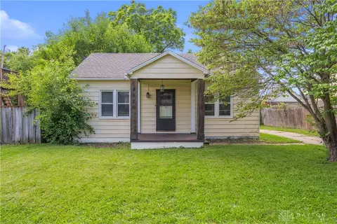 4525 N Fairgreen Ave, Dayton, OH 45416