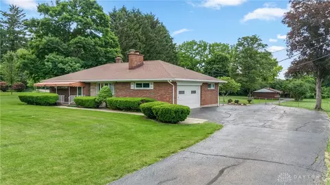 5967 Mad River Rd, Dayton, OH 45459