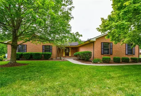 2411 Dakem Dr, Beavercreek, OH 45434