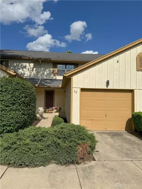 30 Robinwood Ct, Englewood, OH 45322
