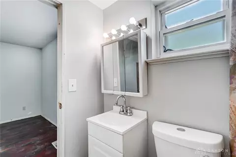 Bath - 11446 Flagler Ln, Forest Park, OH 45240 photo 2 of 4