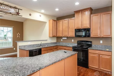 Kitchen - 1478 Artesian Ln, Fairborn, OH 45324 photo 5 of 5