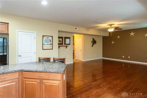 Living - 1478 Artesian Ln, Fairborn, OH 45324 photo 7 of 8