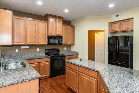 Kitchen - 1478 Artesian Ln, Fairborn, OH 45324 photo 3 of 5