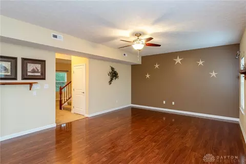 Living - 1478 Artesian Ln, Fairborn, OH 45324 photo 2 of 8
