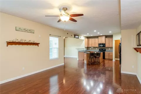 Living - 1478 Artesian Ln, Fairborn, OH 45324 photo 4 of 8