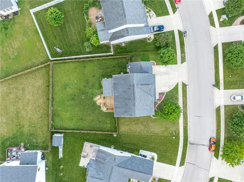 View/Area - 1478 Artesian Ln, Fairborn, OH 45324 photo 8 of 9