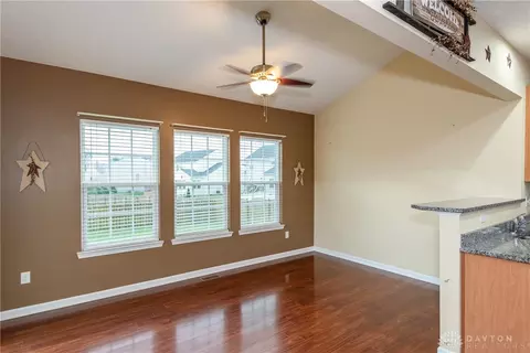 Living - 1478 Artesian Ln, Fairborn, OH 45324 photo 6 of 8