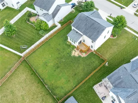 View/Area - 1478 Artesian Ln, Fairborn, OH 45324 photo 6 of 9
