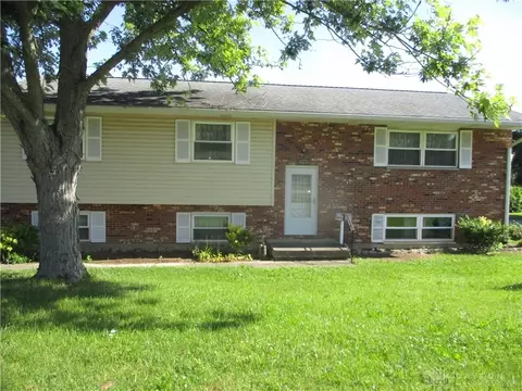 1223 Maue Rd, Miamisburg, OH 45342