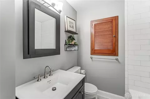 Bath - 3430 Blocker Dr, Kettering, OH 45420 photo 4 of 5