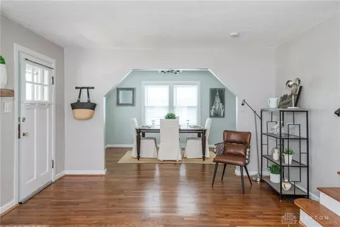 Entry Way - 912 Broad Blvd, Kettering, OH 45419 photo 2 of 3