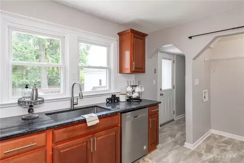 Kitchen - 912 Broad Blvd, Kettering, OH 45419 photo 4 of 4