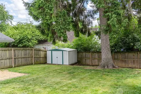 Exterior - 912 Broad Blvd, Kettering, OH 45419 photo 6 of 6