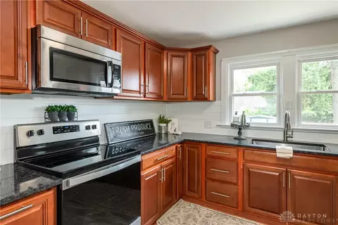 Kitchen - 912 Broad Blvd, Kettering, OH 45419 photo 2 of 4