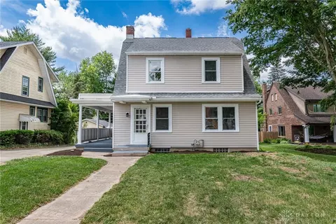 222 Corwin Ave, Xenia, OH 45385