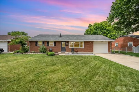 344 Lutz Dr, Englewood, OH 45322