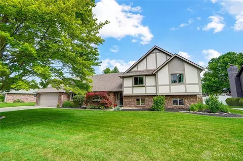 3894 Walnut Grove Ln, Dayton, OH 45440