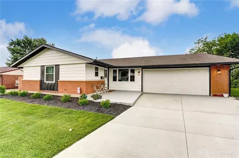 7031 Klyemore Dr, Dayton, OH 45424