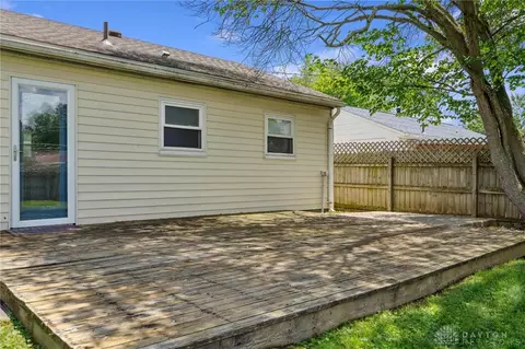 Exterior - 2615 Galewood St, Kettering, OH 45420 photo 3 of 4