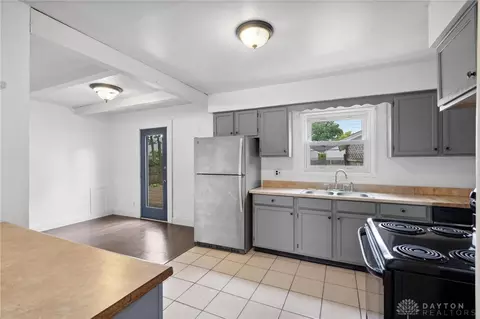 Kitchen - 2615 Galewood St, Kettering, OH 45420 photo 1 of 2