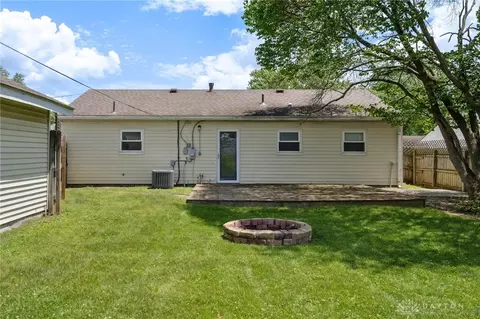 Exterior - 2615 Galewood St, Kettering, OH 45420 photo 2 of 4