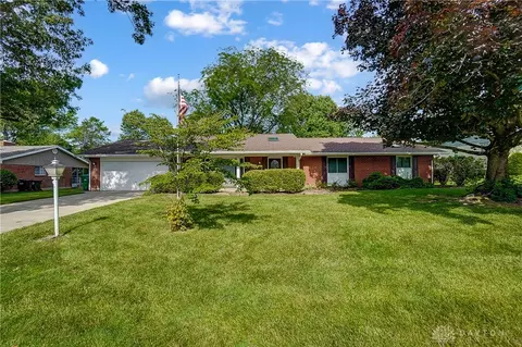 2389 Apricot Dr, Dayton, OH 45431
