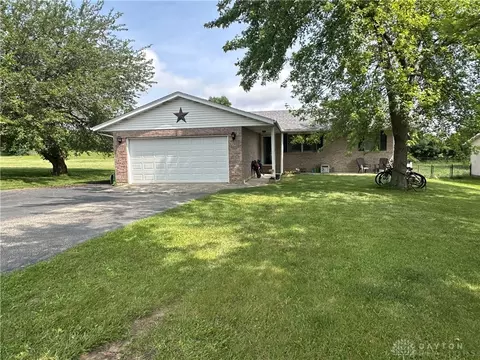 49 Viking Dr, Eaton, OH 45320