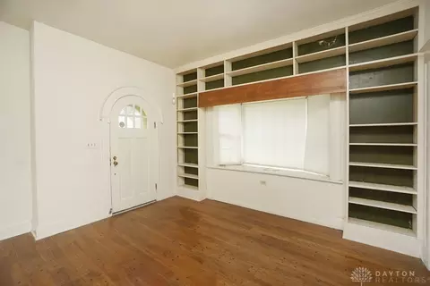 Living - 1507 Saint Clair Ave, Cincinnati, OH 45231 photo 2 of 6