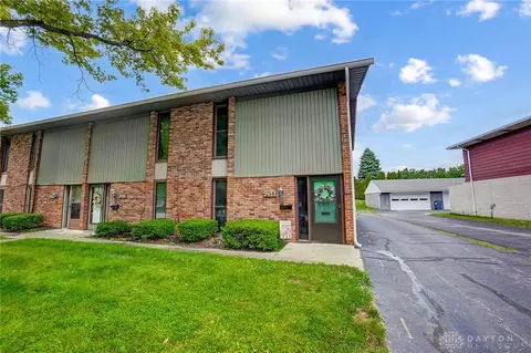 2437 Red Coach Dr, Springfield, OH 45503 photo 1