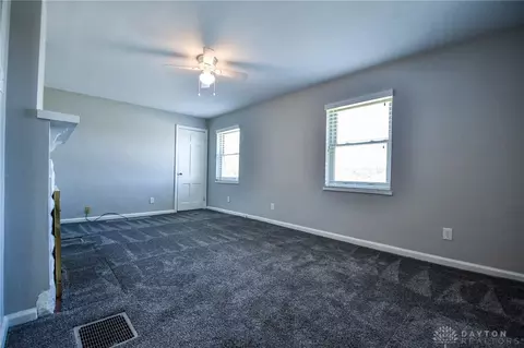220 Schuyler Dr, Kettering, OH 45429 photo 3