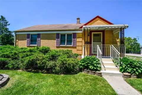 220 Schuyler Dr, Kettering, OH 45429
