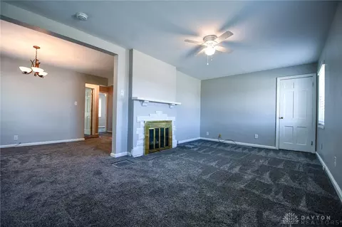 220 Schuyler Dr, Kettering, OH 45429 photo 4
