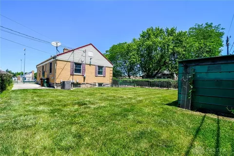 220 Schuyler Dr, Kettering, OH 45429 photo 28