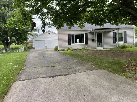1929 Emerald Ct, Dayton, OH 45403